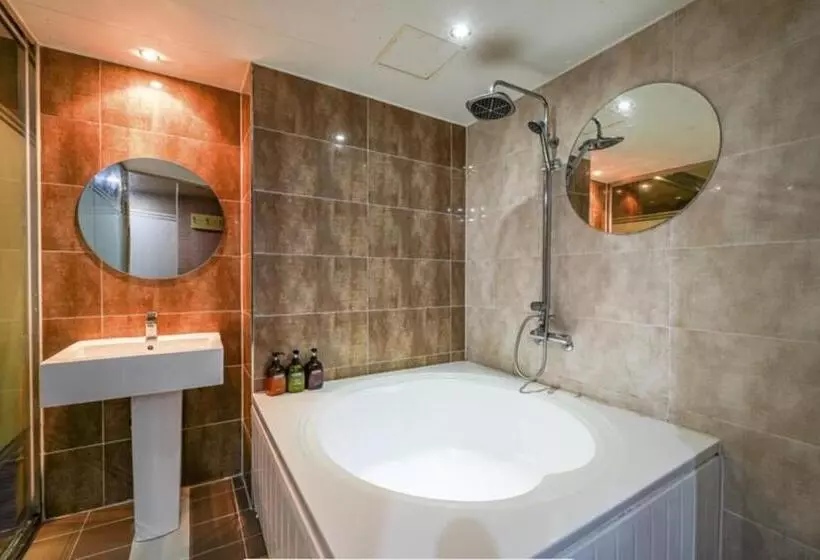 汽车旅馆  June Haeundae