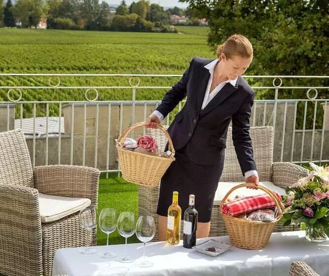 پانسیون Chateau Pape Clement