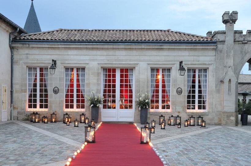 펜션 Chateau Pape Clement