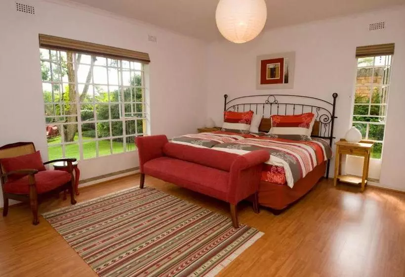 پانسیون Jacana Gardens Guest Lodge