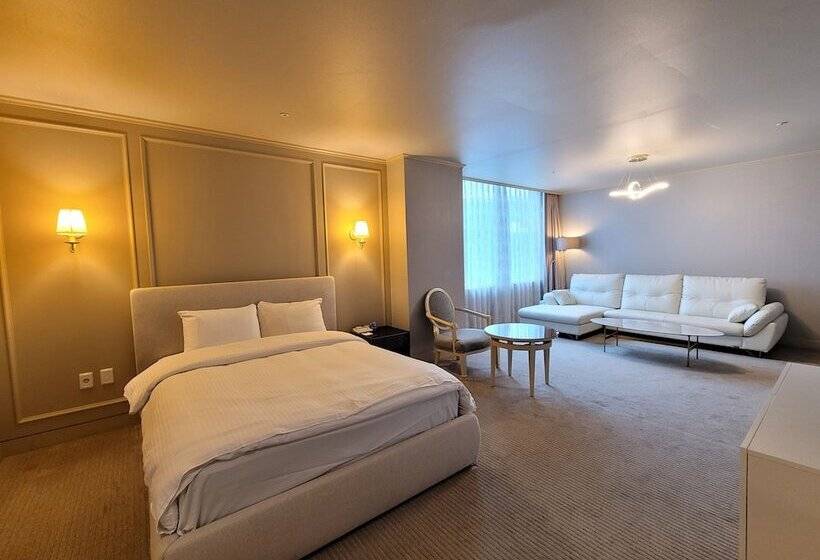 Queen Vell Hotel & Wedding