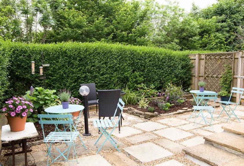 민박 Barnabas House