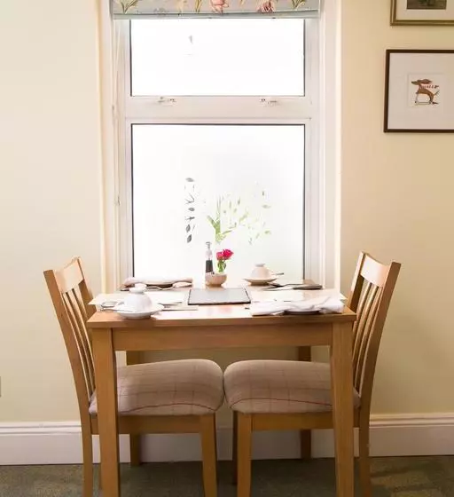 تختخواب و صبحانه Barnabas House