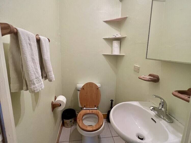 Azure Hotel And Art Studio