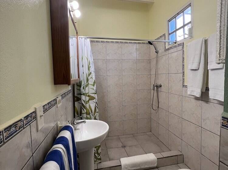 Azure Hotel And Art Studio