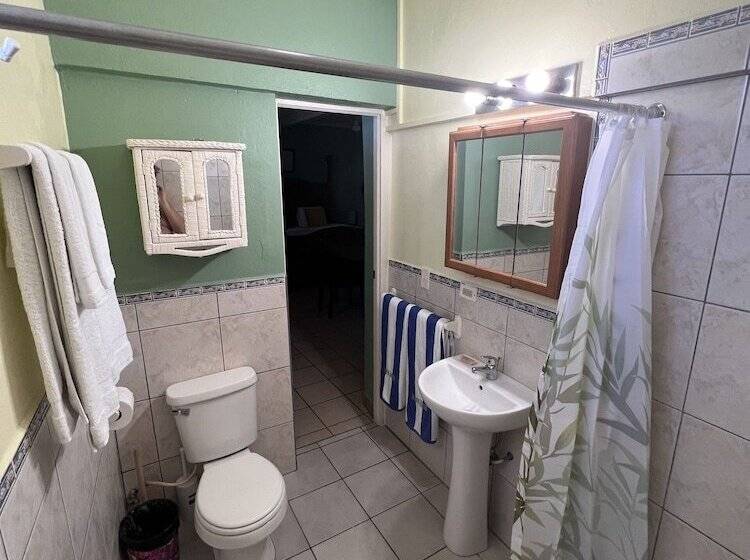 Azure Hotel And Art Studio