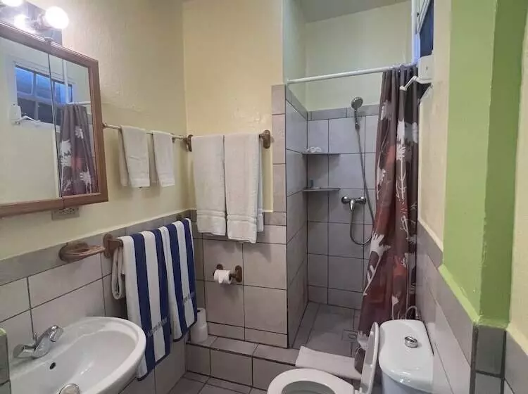 Azure Hotel And Art Studio