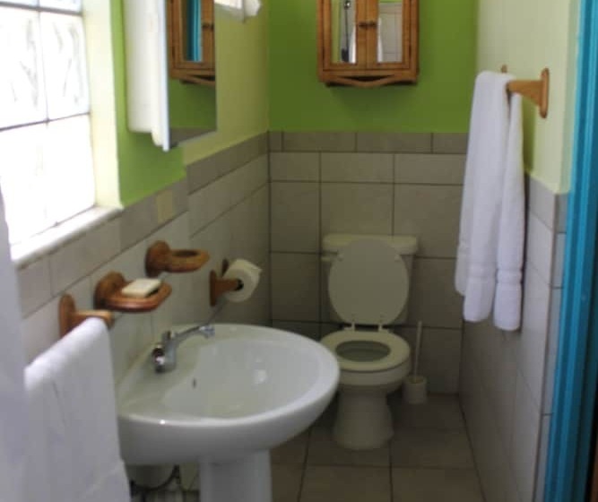 Azure Hotel And Art Studio