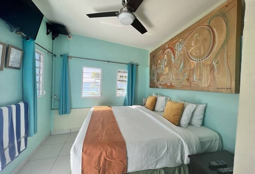 Azure Hotel And Art Studio