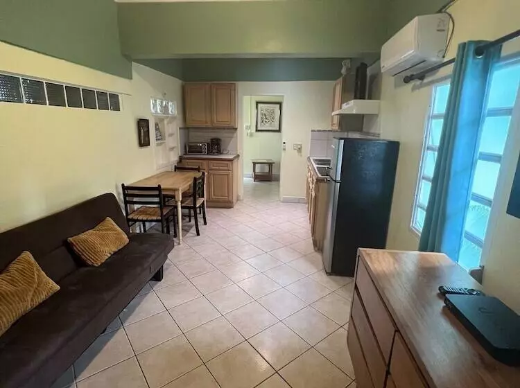 Azure Hotel And Art Studio