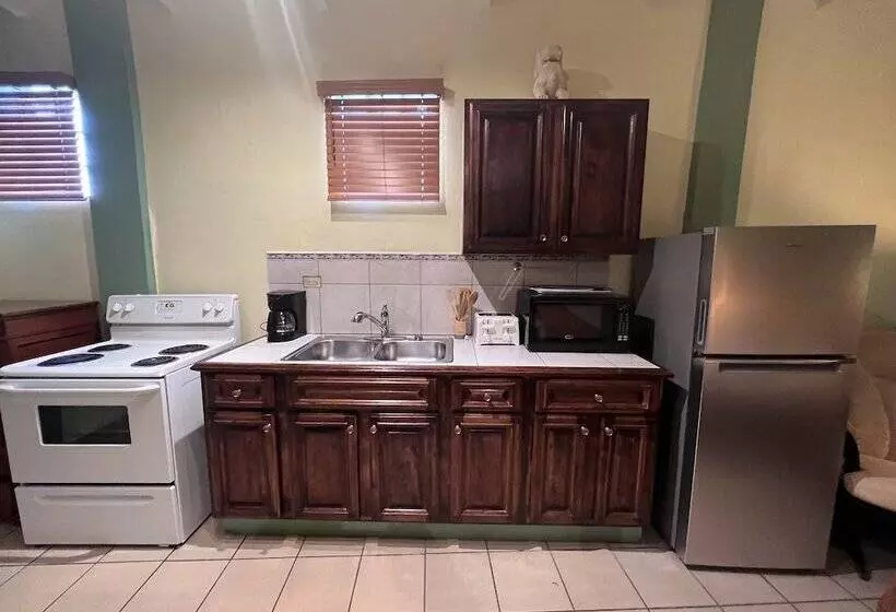 Azure Hotel And Art Studio