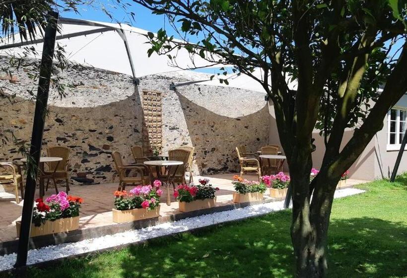 هتل Casa De Castro