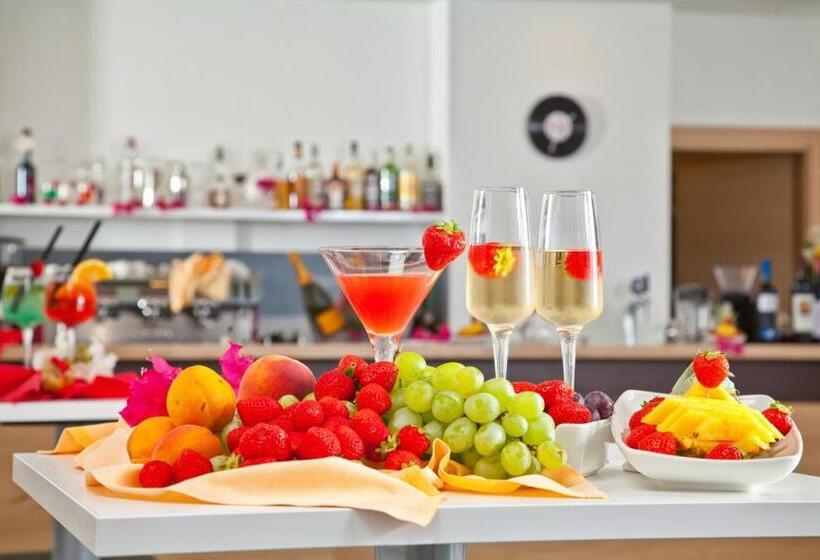 호텔 Club Torre Salinas Adults Only