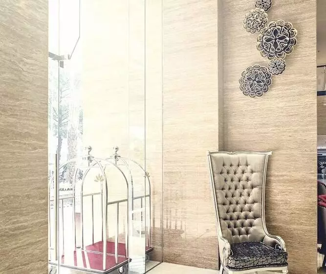 Hotel Grandhika Iskandarsyah