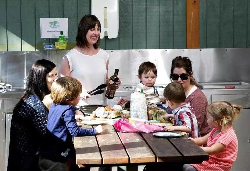 Hotelli Lakes And Craters Holiday Park