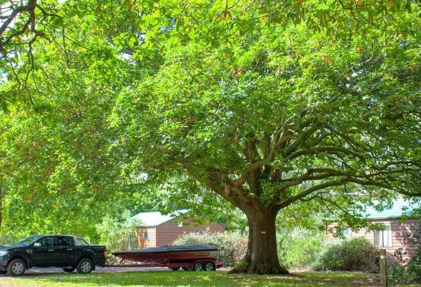 Hotelli Lakes And Craters Holiday Park