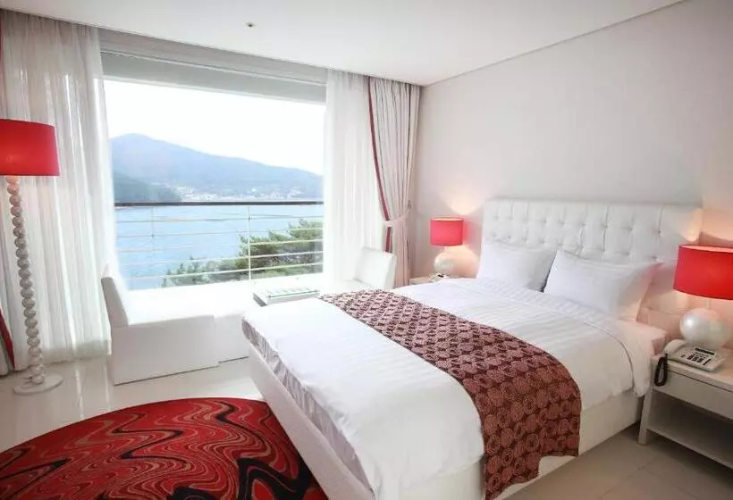 Hotelli Riviera Geoje