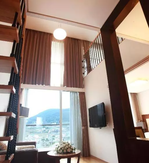 Hotelli Riviera Geoje