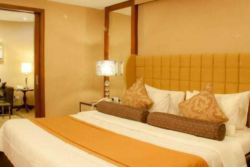 Отель Royal Garden