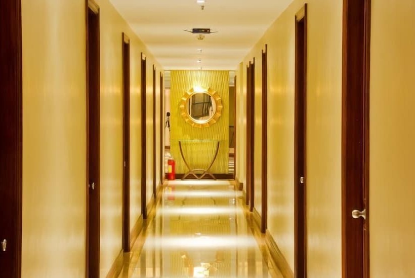 Отель Royal Garden