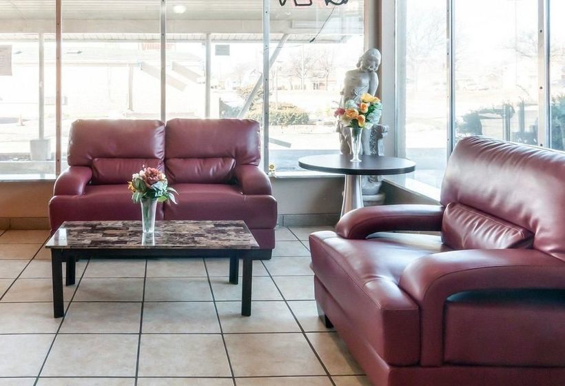 فندق على الطريق Rodeway Inn and Suites