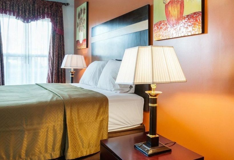 فندق على الطريق Rodeway Inn and Suites