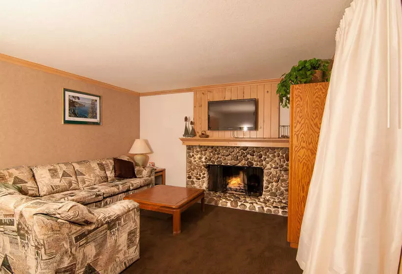 Northlake Lodges & Villas