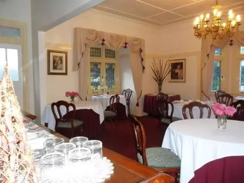 پانسیون Lindsay House Country