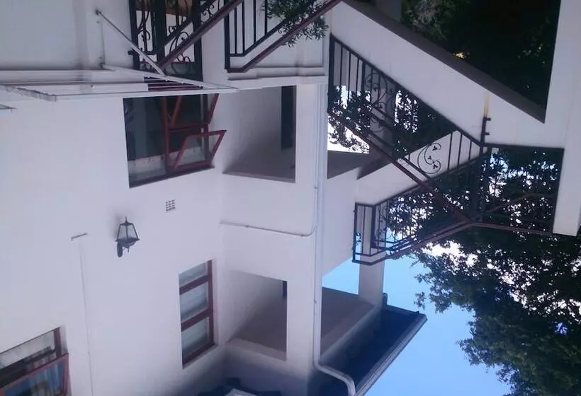 Пансион Magaliqua Guest House