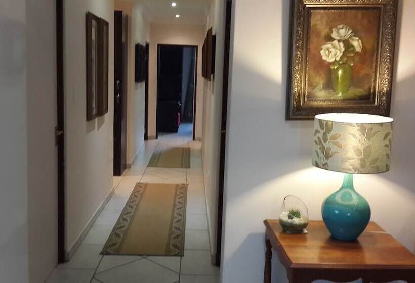 Pension (Hôtel basse catégorie) Magaliqua Guest House