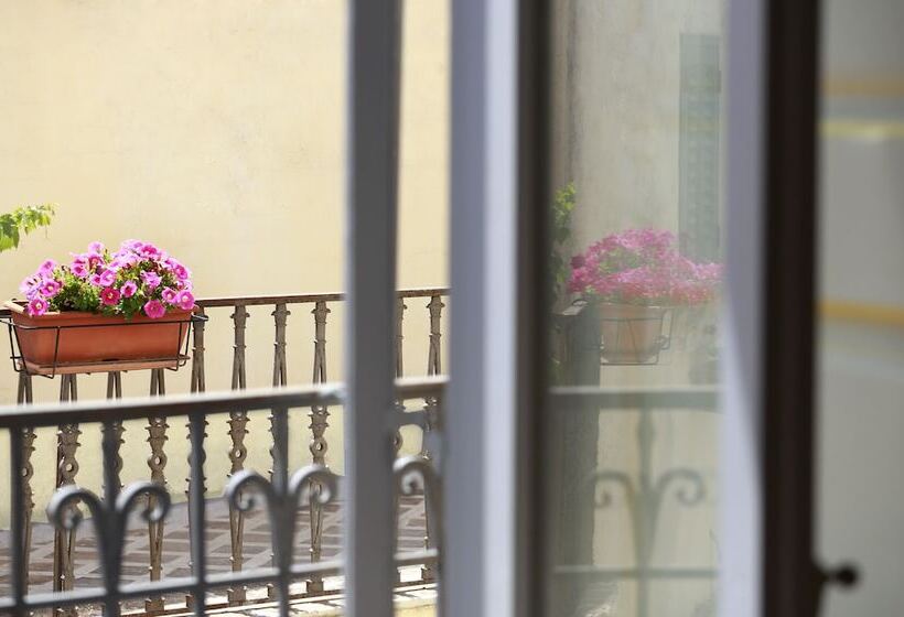 פנסיון Personè Palace