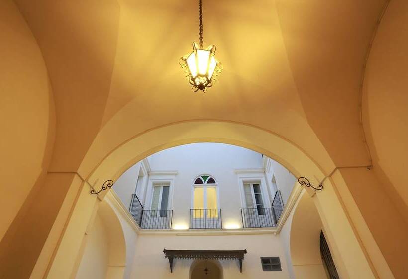 פנסיון Personè Palace