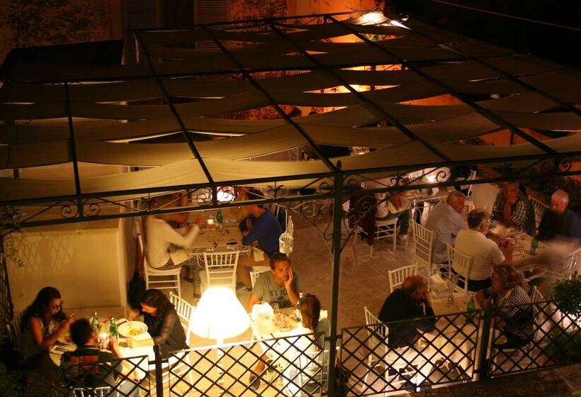 פנסיון Personè Palace