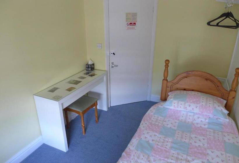 פנסיון Thorneyfield Guest House