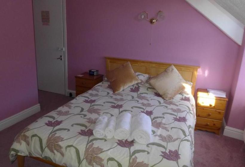 פנסיון Thorneyfield Guest House