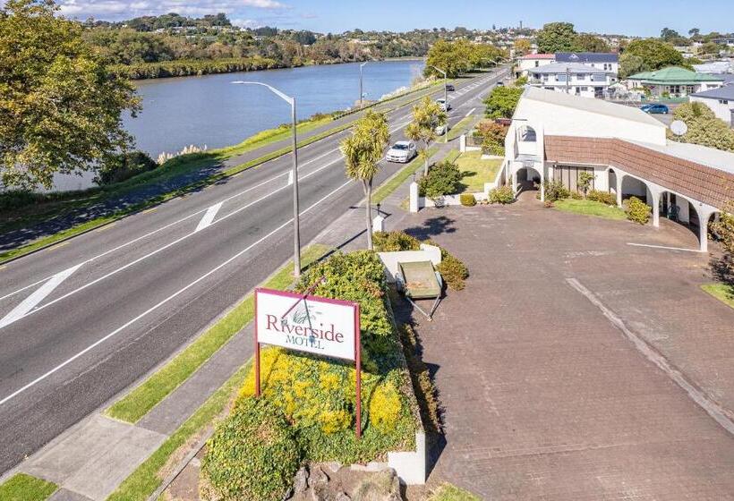 Riverside Motel
