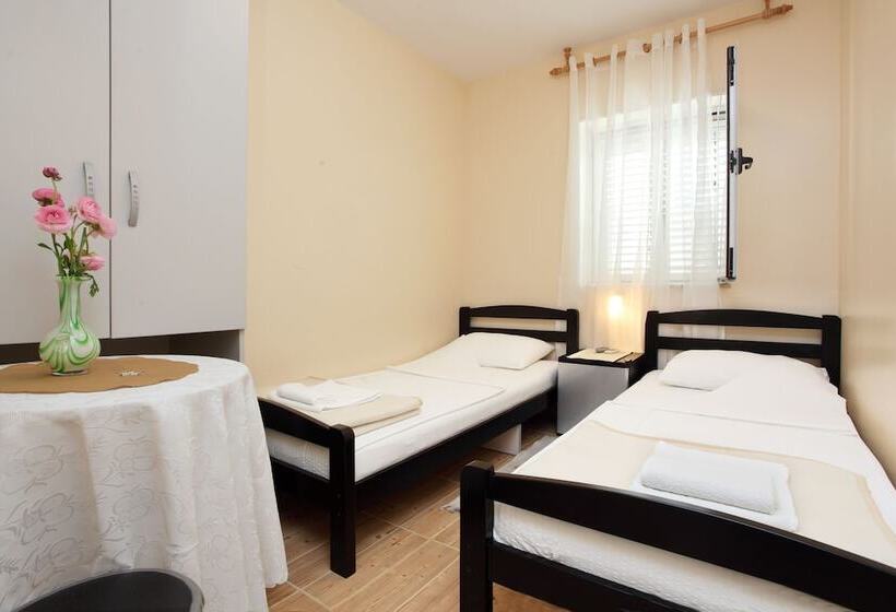 Villa Simoni Apartments