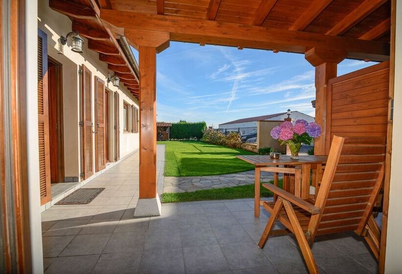 Casona De Llanorrozo Apartamentos Rurales