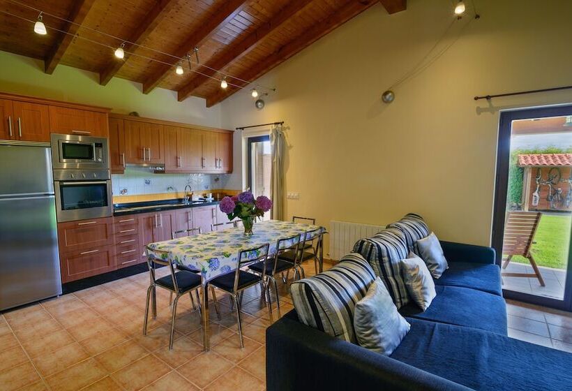 Casona De Llanorrozo Apartamentos Rurales