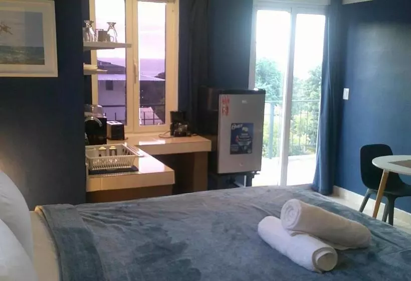 E&j Boutique Residences