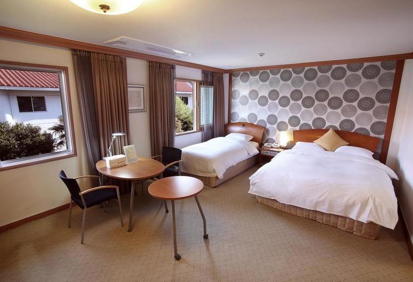 בית מלון כפרי Admiral