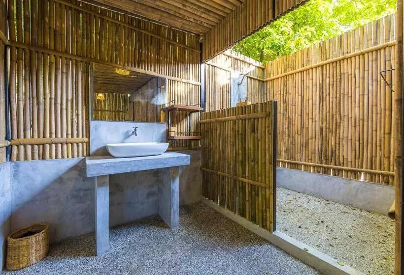 هتل Baan Talay Resort & Yoga