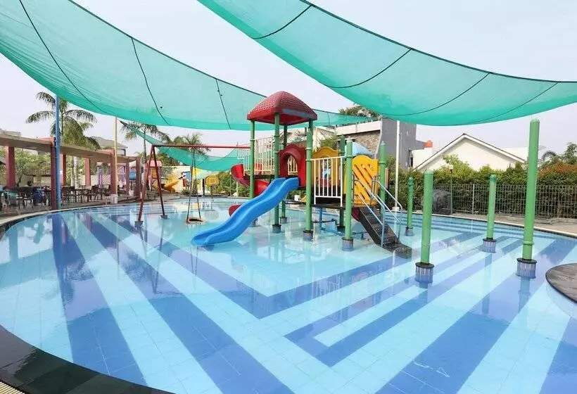 The Centro Hotel & Residence By Orchardz