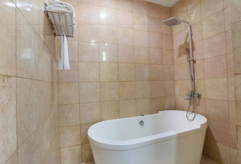 The Centro Hotel & Residence By Orchardz