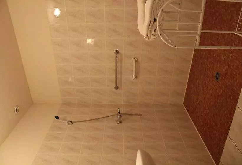 Hotelli Hôtel Restaurant Le Phénix