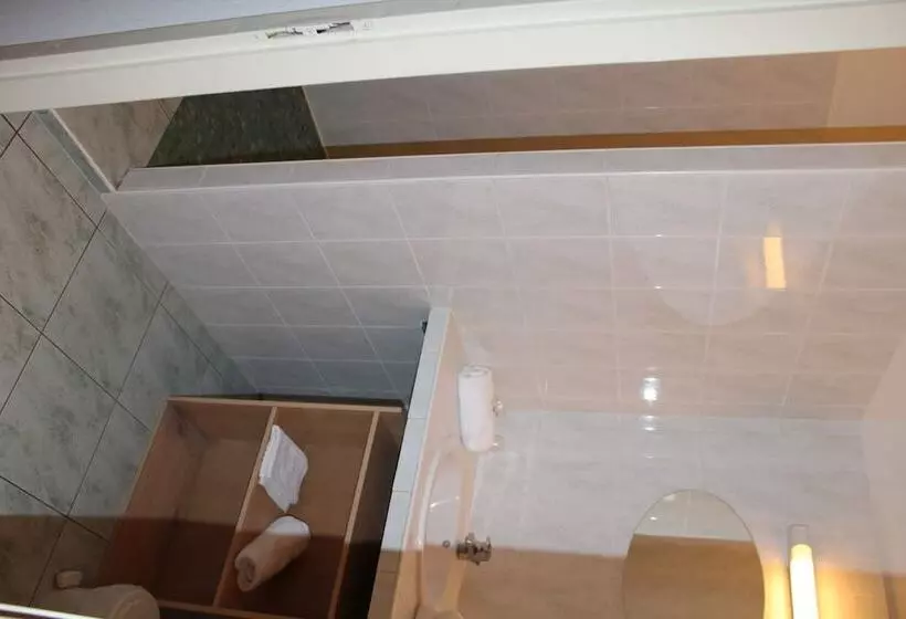 Hotelli Hôtel Restaurant Le Phénix