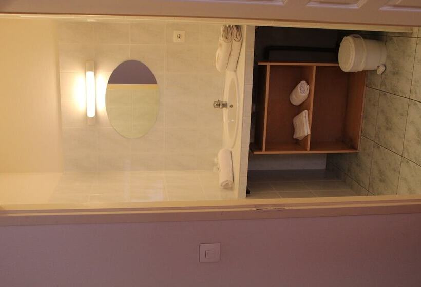 Отель Hôtel Restaurant Le Phénix