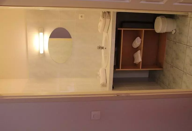 Hotelli Hôtel Restaurant Le Phénix