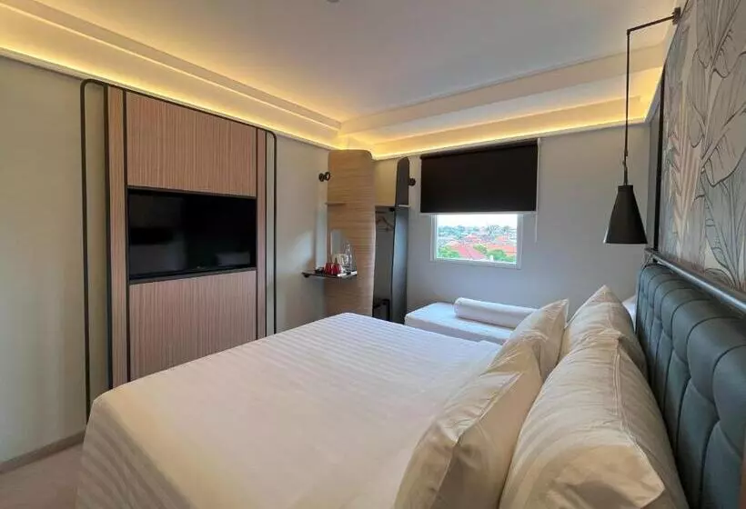 Luminor Hotel Legian Seminyak   Bali