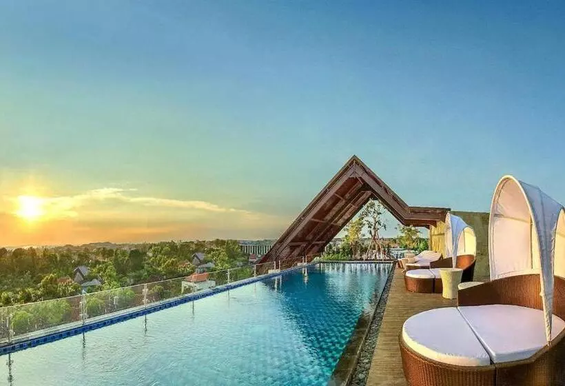 Luminor Hotel Legian Seminyak   Bali